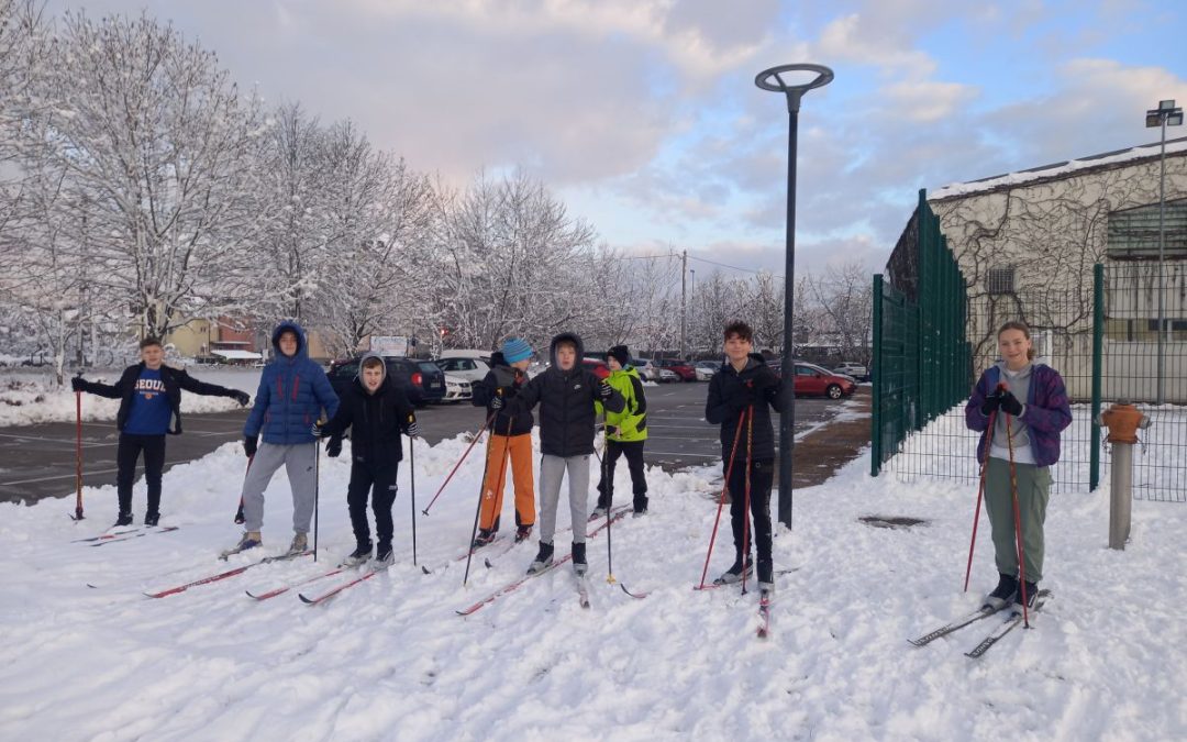 Hoja, tek na smučeh in sončenje